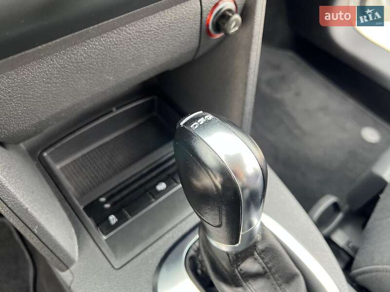 Минивэн Volkswagen Touran 2011 в Киеве