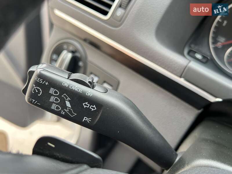 Минивэн Volkswagen Touran 2011 в Киеве