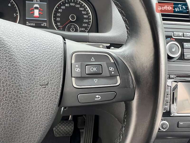 Минивэн Volkswagen Touran 2011 в Киеве