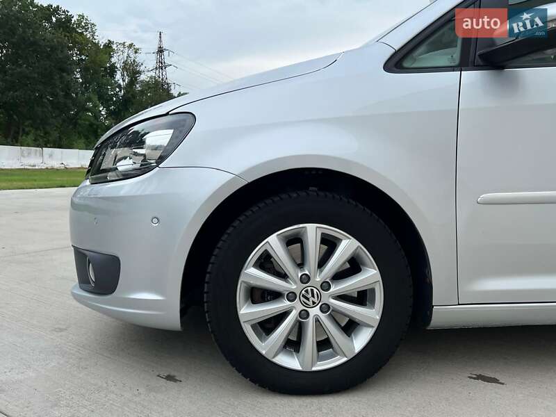 Минивэн Volkswagen Touran 2011 в Киеве