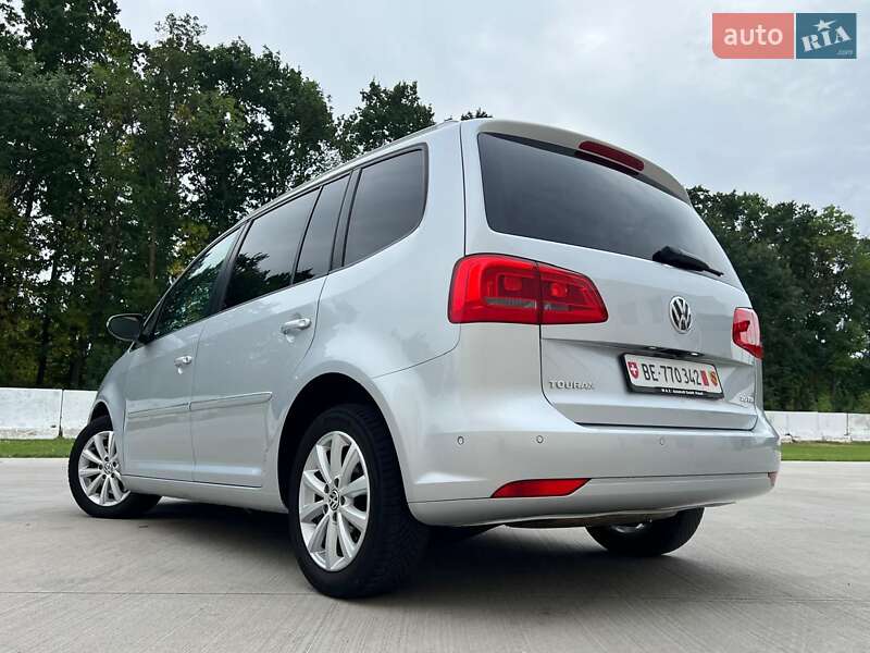 Минивэн Volkswagen Touran 2011 в Киеве