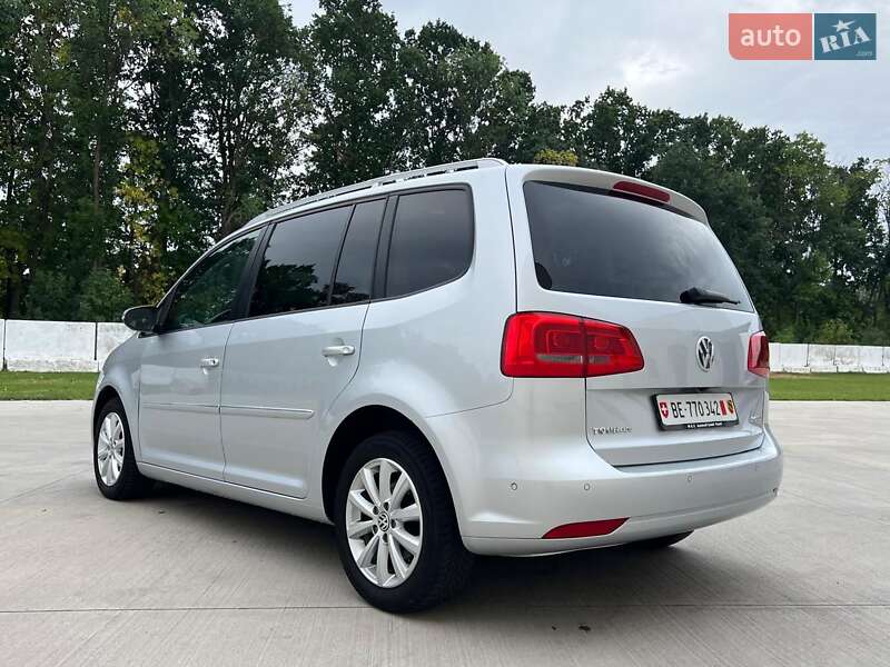 Минивэн Volkswagen Touran 2011 в Киеве