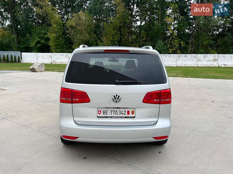 Минивэн Volkswagen Touran 2011 в Киеве