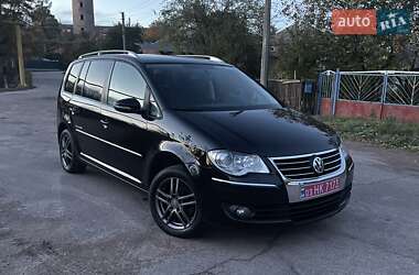 Минивэн Volkswagen Touran 2010 в Коростене