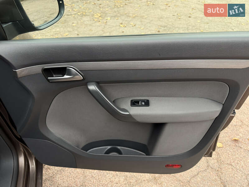 Минивэн Volkswagen Touran 2012 в Бердичеве