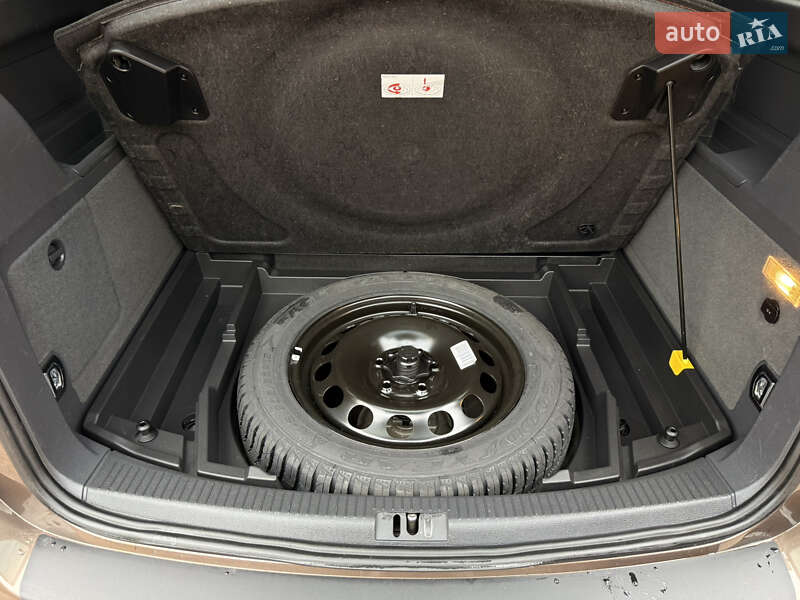 Минивэн Volkswagen Touran 2012 в Бердичеве