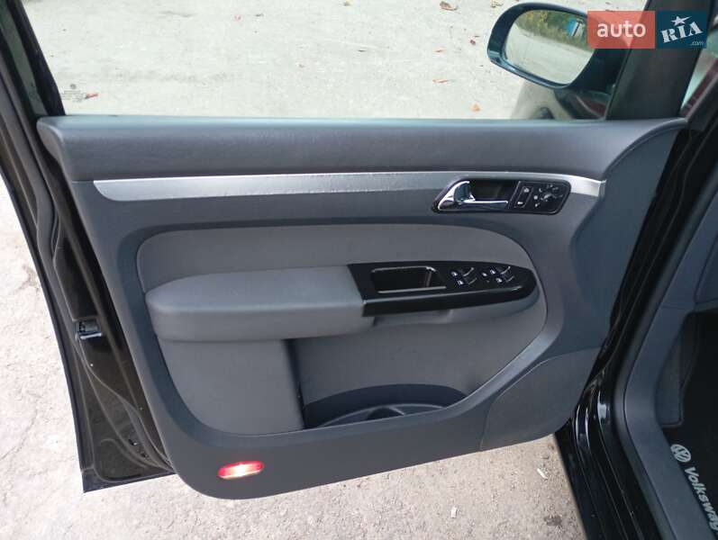 Мінівен Volkswagen Touran 2005 в Тернополі