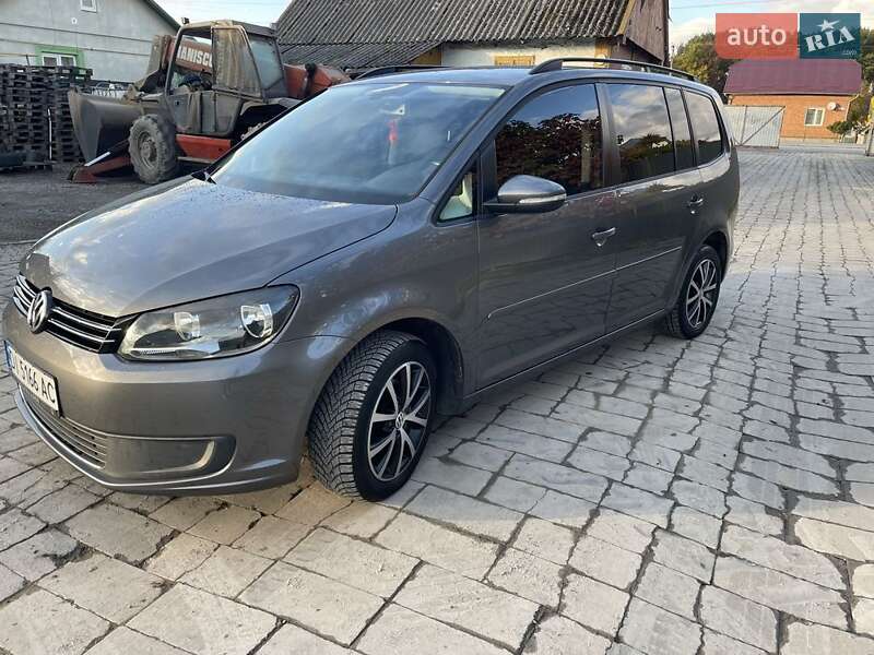 Мінівен Volkswagen Touran 2011 в Стрию