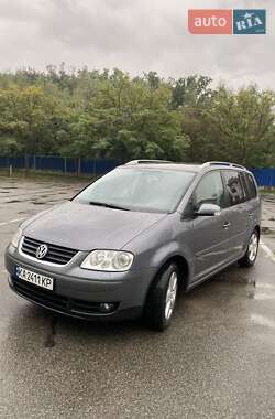 Мінівен Volkswagen Touran 2005 в Софіївській Борщагівці