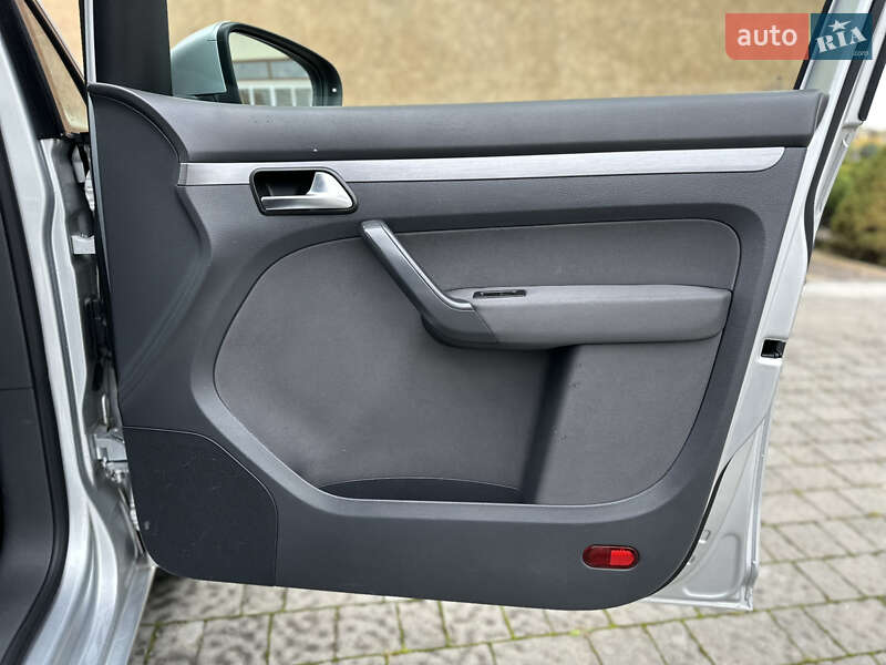 Минивэн Volkswagen Touran 2013 в Дрогобыче