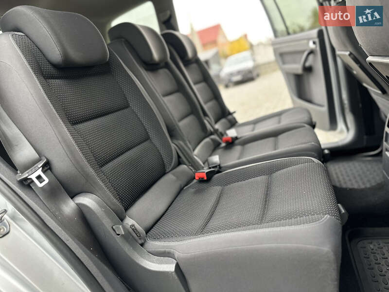 Минивэн Volkswagen Touran 2013 в Дрогобыче