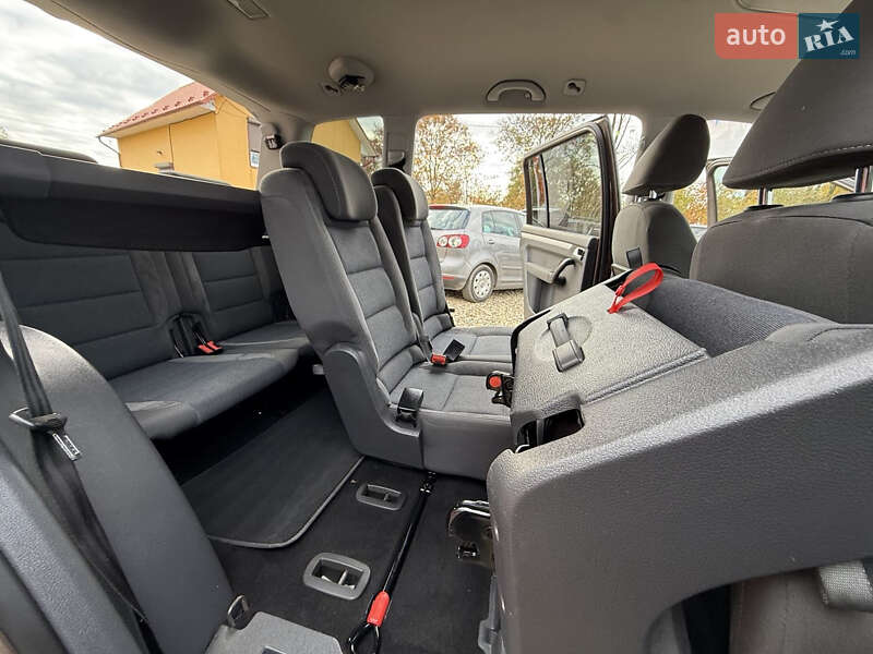 Минивэн Volkswagen Touran 2011 в Коломые