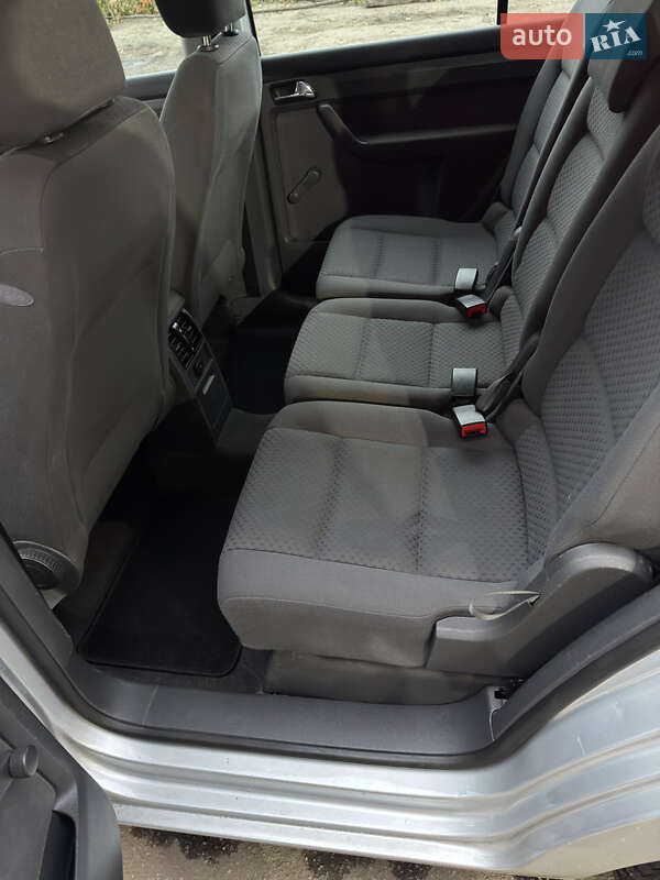 Мінівен Volkswagen Touran 2005 в Охтирці фото 9 Мінівен Volkswagen Touran 2005 в Охтирці