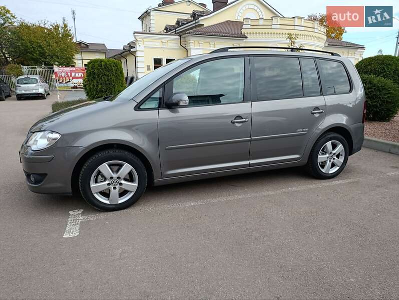 Минивэн Volkswagen Touran 2009 в Бердичеве