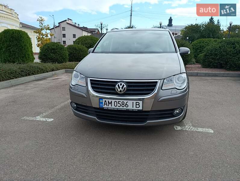 Минивэн Volkswagen Touran 2009 в Бердичеве