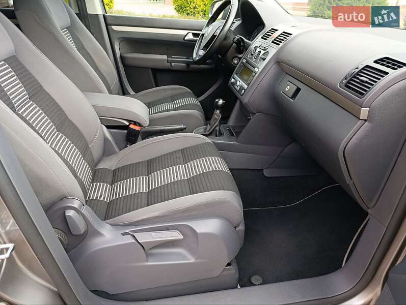 Минивэн Volkswagen Touran 2009 в Бердичеве