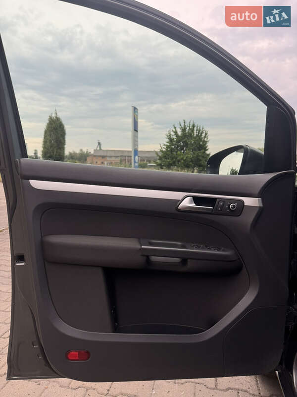 Мінівен Volkswagen Touran 2014 в Львові фото 12 Мінівен Volkswagen Touran 2014 в Львові
