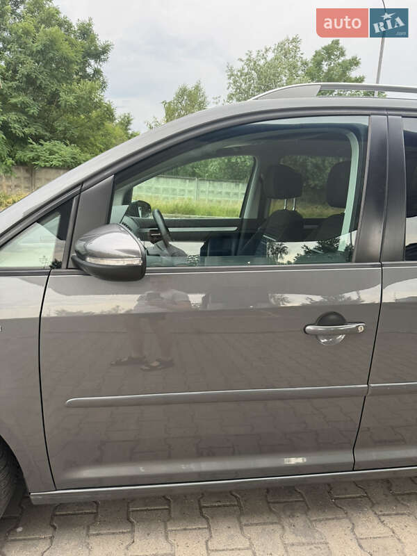 Мінівен Volkswagen Touran 2014 в Львові фото 42 Мінівен Volkswagen Touran 2014 в Львові