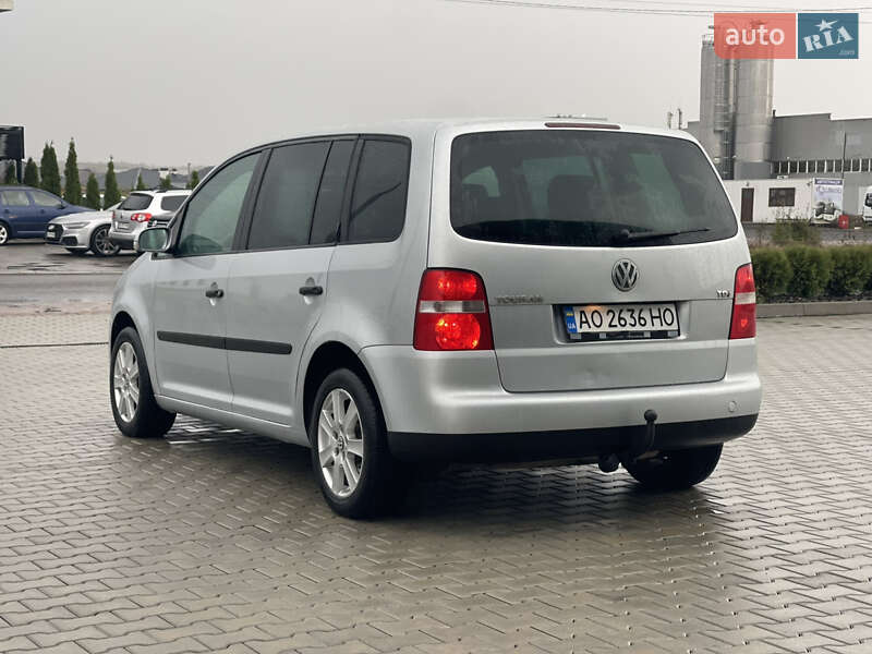 Минивэн Volkswagen Touran 2003 в Хусте