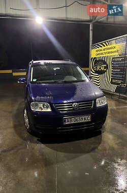 Минивэн Volkswagen Touran 2006 в Вапнярке