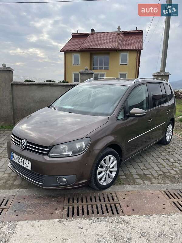 Volkswagen Touran 2011