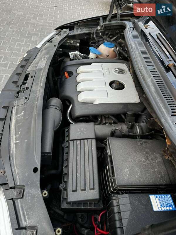 Минивэн Volkswagen Touran 2004 в Белой Церкви