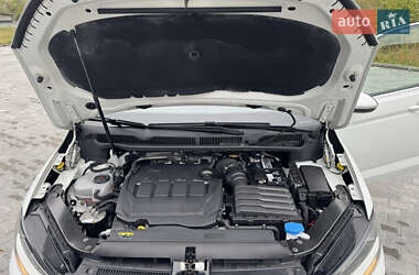 Микровэн Volkswagen Touran 2021 в 