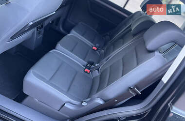 Минивэн Volkswagen Touran 2012 в 