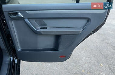 Минивэн Volkswagen Touran 2012 в 