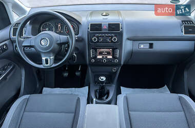 Минивэн Volkswagen Touran 2012 в 