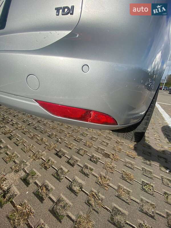 Минивэн Volkswagen Touran 2011 в Киеве фото 5 Минивэн Volkswagen Touran 2011 в Киеве