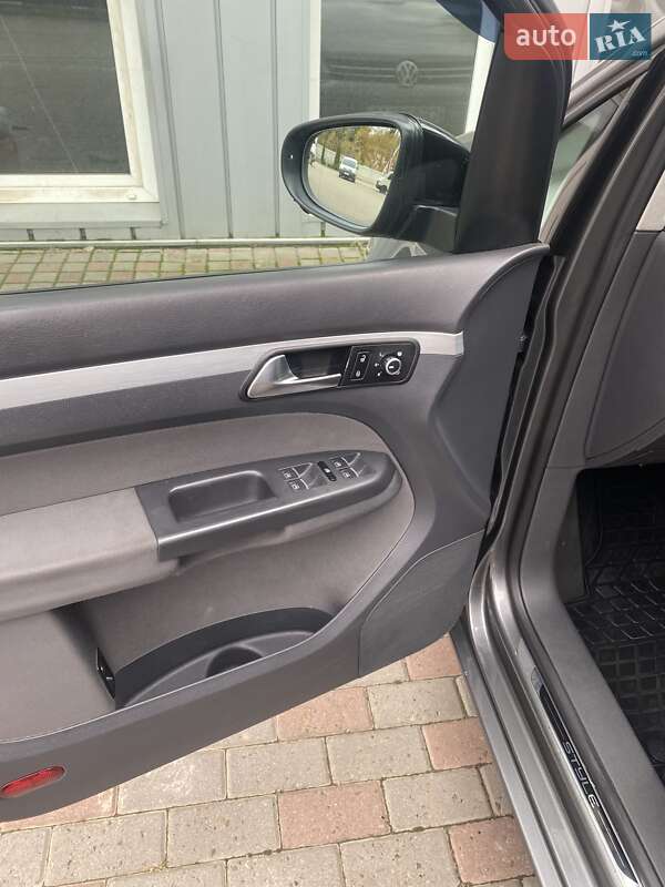 Минивэн Volkswagen Touran 2011 в Черновцах фото 39 Минивэн Volkswagen Touran 2011 в Черновцах