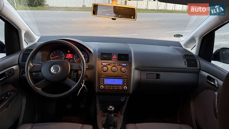 Минивэн Volkswagen Touran 2006 в Шепетовке