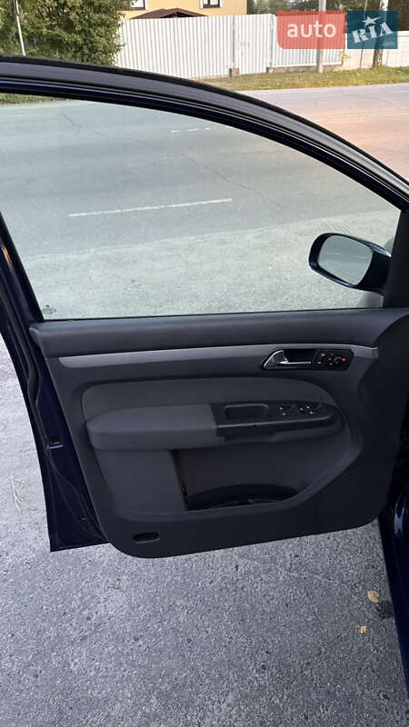 Минивэн Volkswagen Touran 2006 в Шепетовке