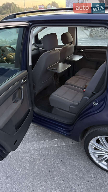 Минивэн Volkswagen Touran 2006 в Шепетовке