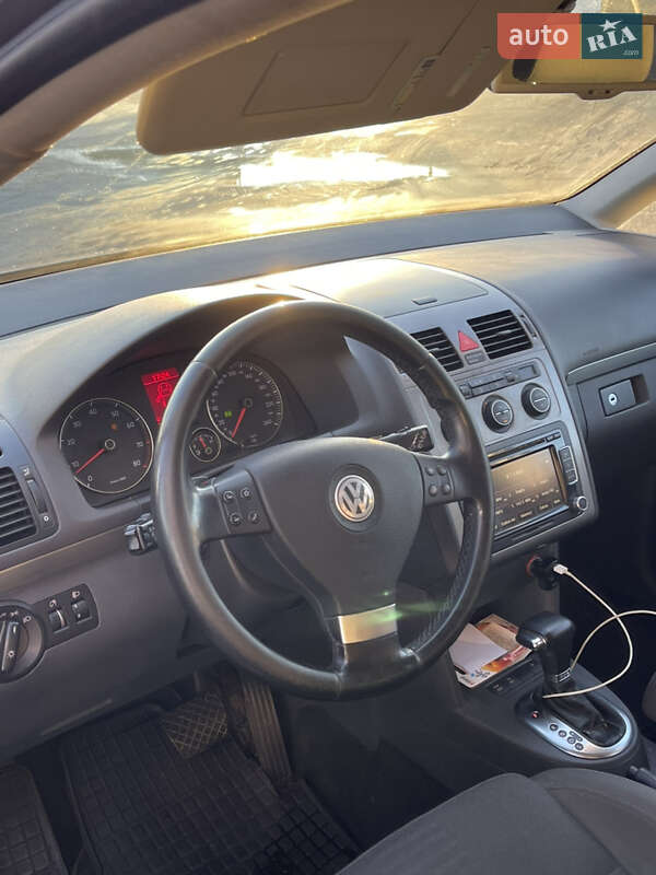 Минивэн Volkswagen Touran 2008 в Сарнах