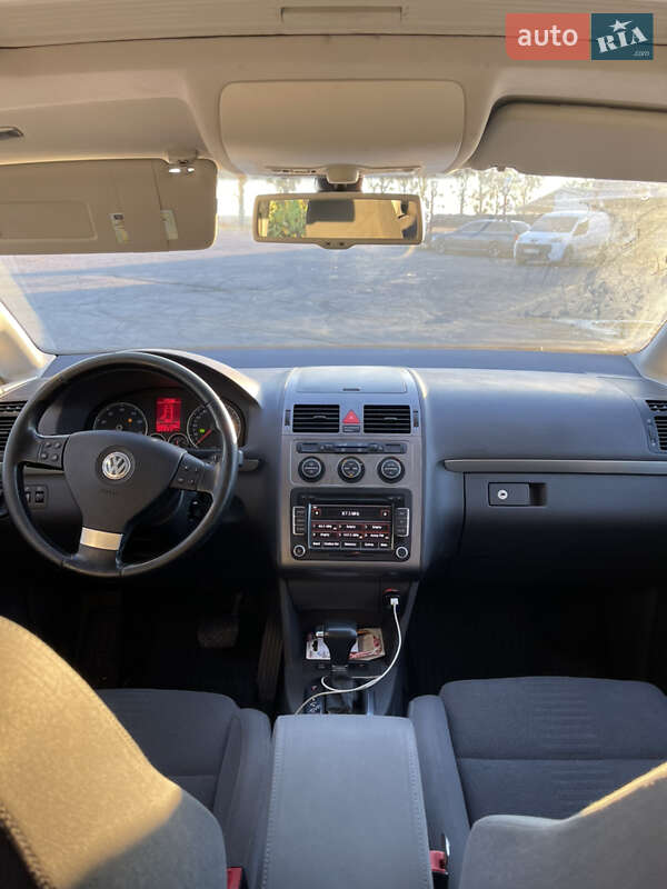 Минивэн Volkswagen Touran 2008 в Сарнах