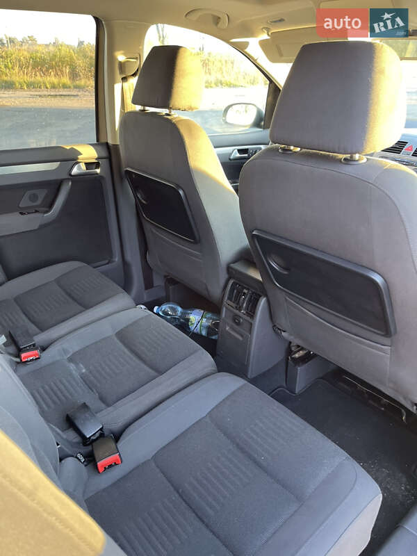 Минивэн Volkswagen Touran 2008 в Сарнах