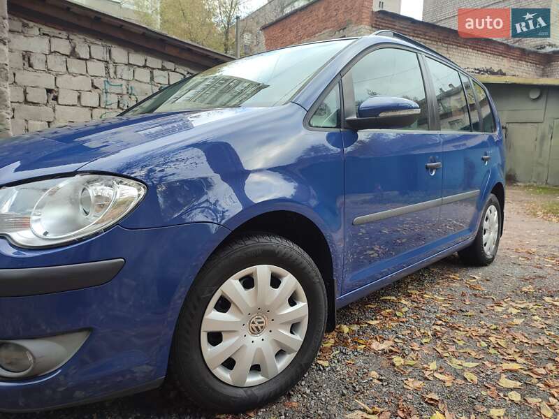 Минивэн Volkswagen Touran 2010 в Житомире фото 3 Минивэн Volkswagen Touran 2010 в Житомире