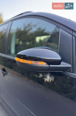 Минивэн Volkswagen Touran 2012 в 