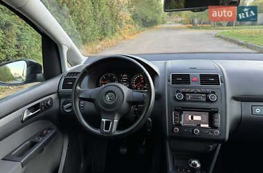 Минивэн Volkswagen Touran 2012 в 