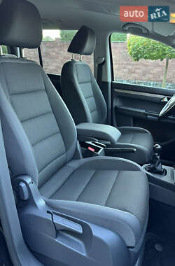 Минивэн Volkswagen Touran 2012 в 