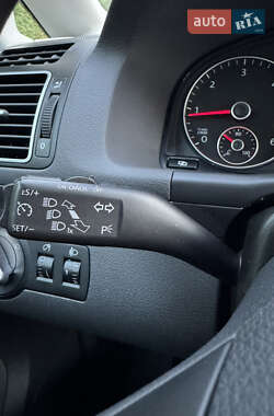 Минивэн Volkswagen Touran 2012 в 