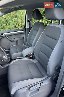 Минивэн Volkswagen Touran 2012 в 