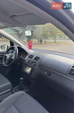 Минивэн Volkswagen Touran 2011 в 
