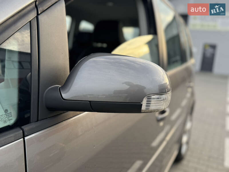 Минивэн Volkswagen Touran 2007 в Нововолынске