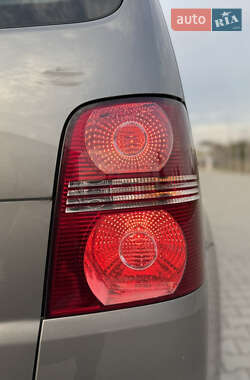 Минивэн Volkswagen Touran 2007 в 