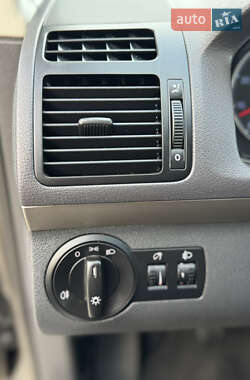 Минивэн Volkswagen Touran 2007 в 