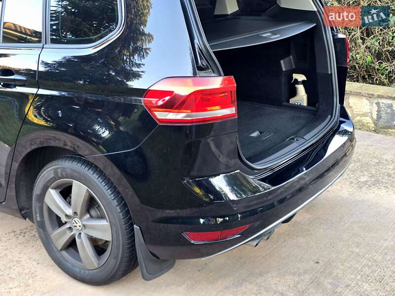 Мікровен Volkswagen Touran 2017 в Бориславі