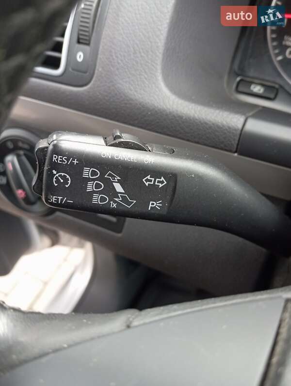 Минивэн Volkswagen Touran 2012 в Киеве фото 15 Минивэн Volkswagen Touran 2012 в Киеве